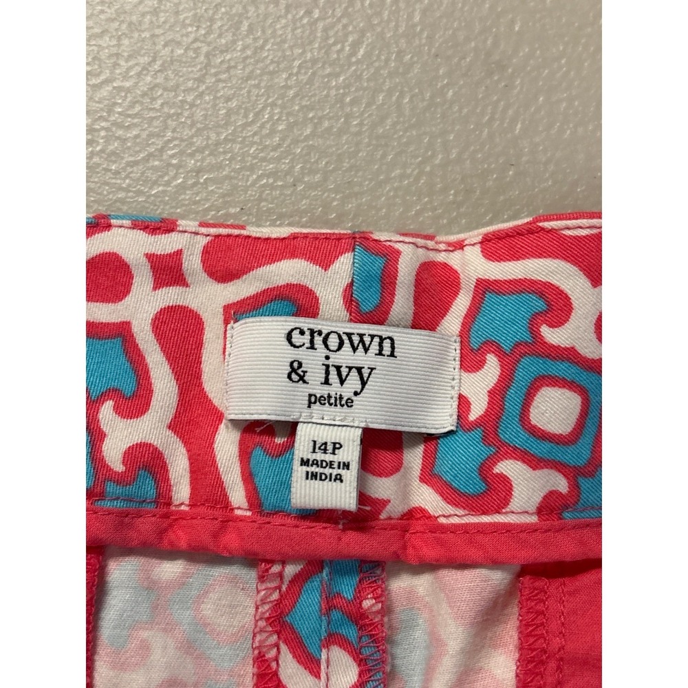 Crown & Ivy Women's Size 14 Petite Pink Scalloped Hem Geometric Medallion Shorts - Picture 3 of 11